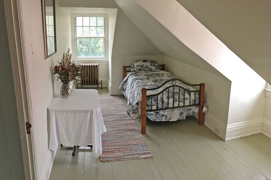 Small Bedroom - 827 N. Highland Ave.