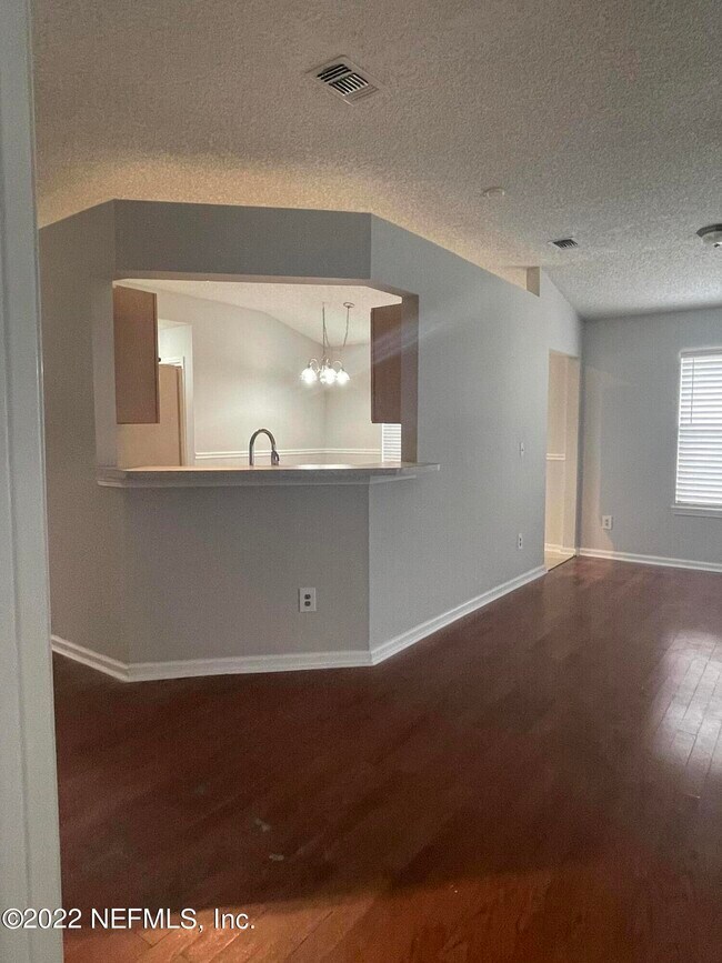 Building Photo - 3348 Volley Dr
