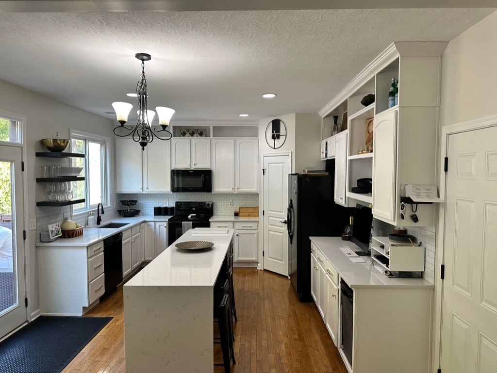Kitchen - 218 Grant Park Dr