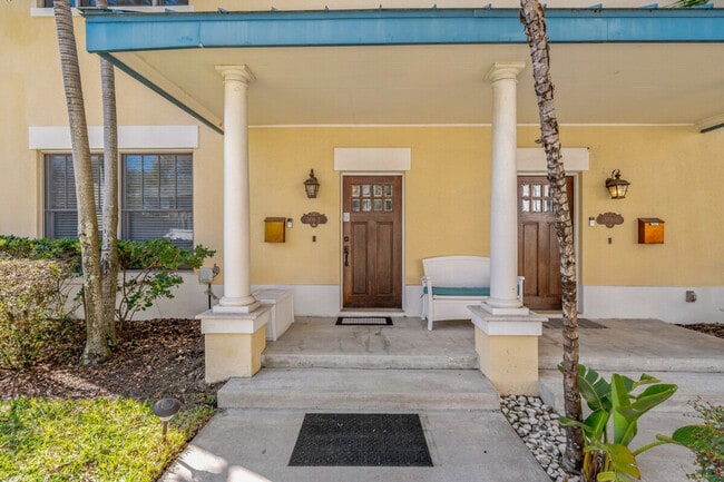 Building Photo - 509 S Willow Ave