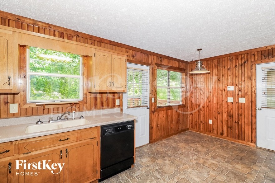 Building Photo - 115 River Trace Dr