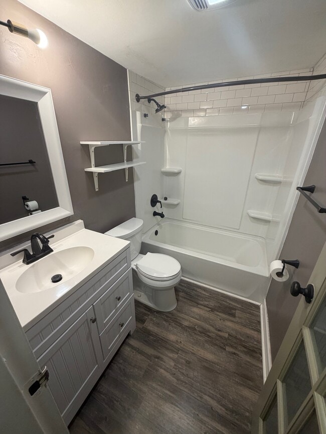 Building Photo - 4000 Gypsy Ln