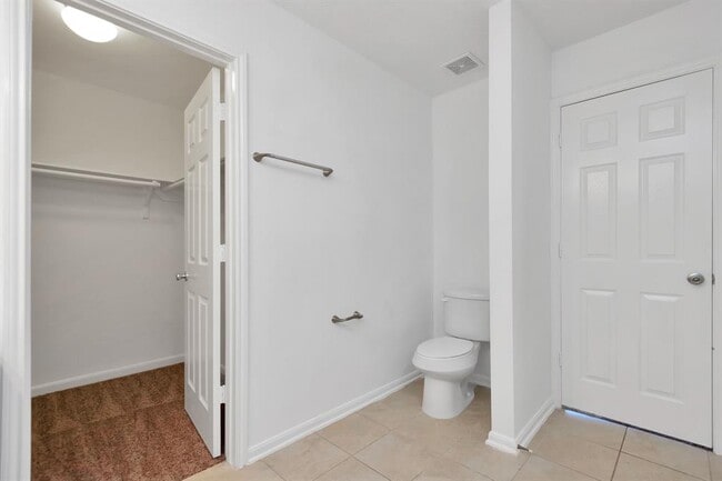 Building Photo - 19003 Barnesdale Ct