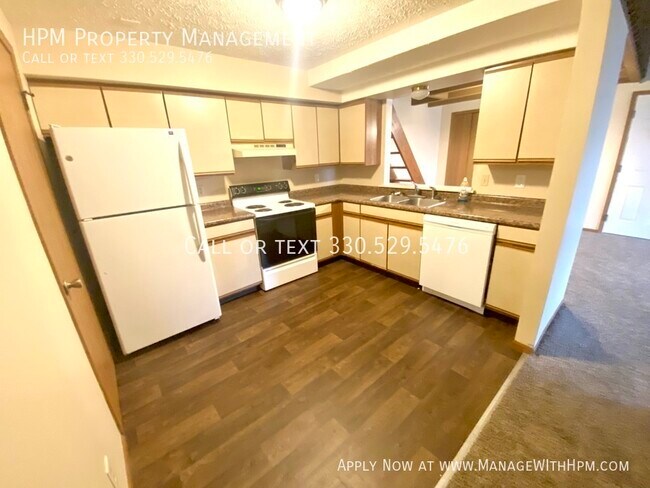 Building Photo - 1876 Ledgewood-A10