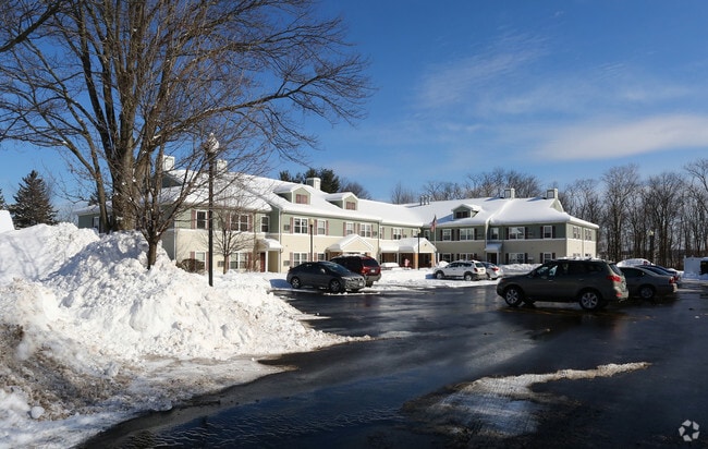 Primary Photo - Highland Square
