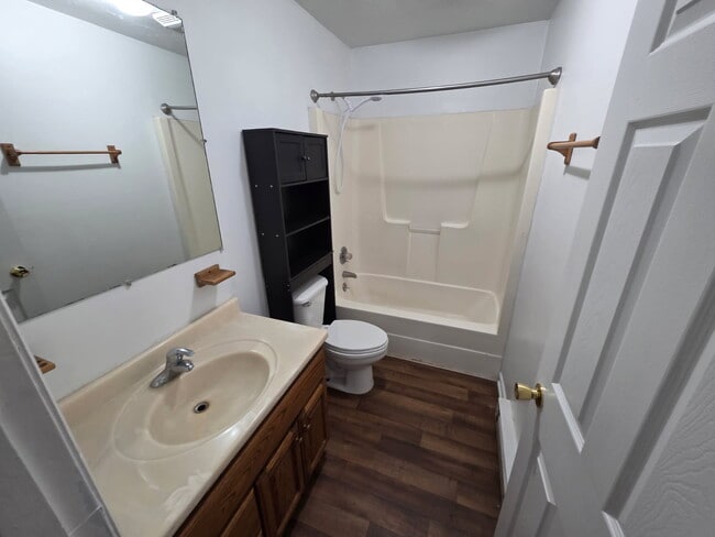 Building Photo - 419 S Home Ave