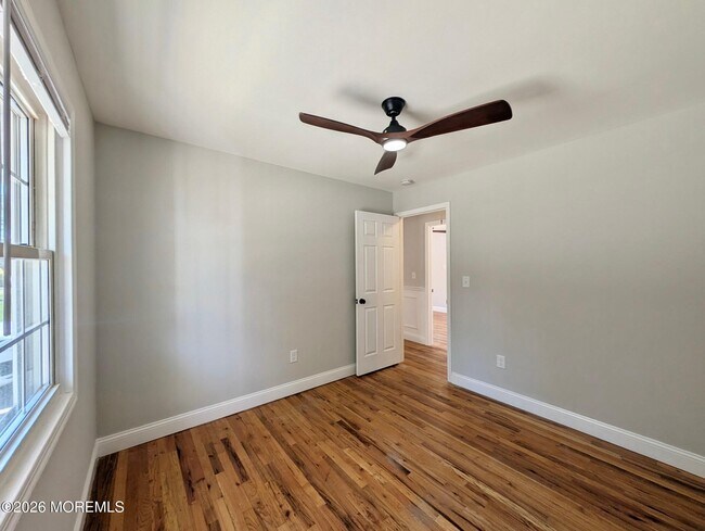 Building Photo - 73 S Shore Dr