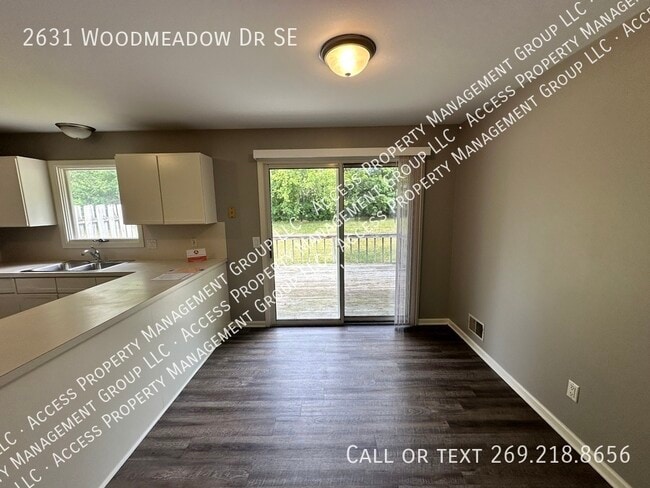 Building Photo - 2631 Woodmeadow Dr SE