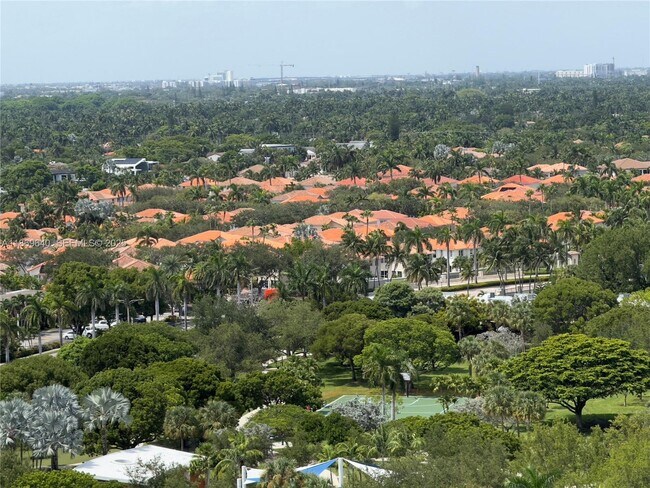 Building Photo - 2500 Parkview Dr