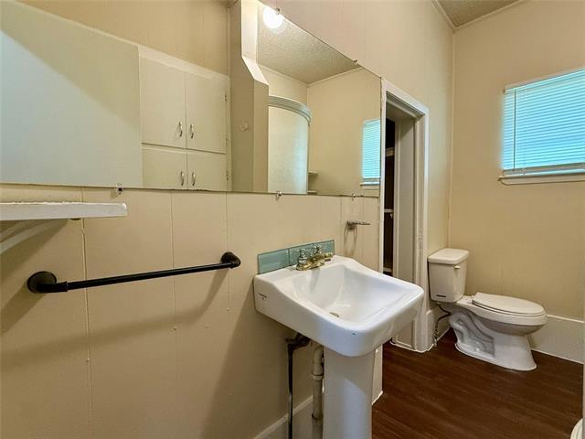 Building Photo - 405 S Bois D'Arc St