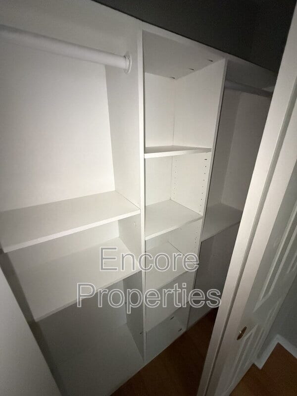 Building Photo - 6225 Saybrooke Dr