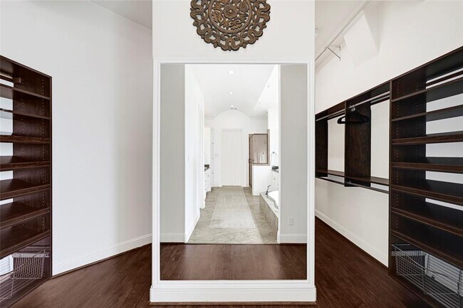 Building Photo - 19003 Cove Manor Dr