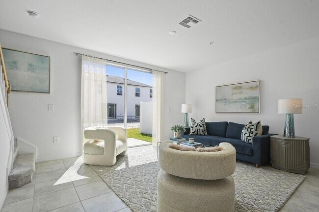 Building Photo - 4915 1st Ave E