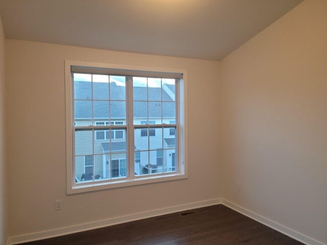 Building Photo - 2859 Hardwick Rd