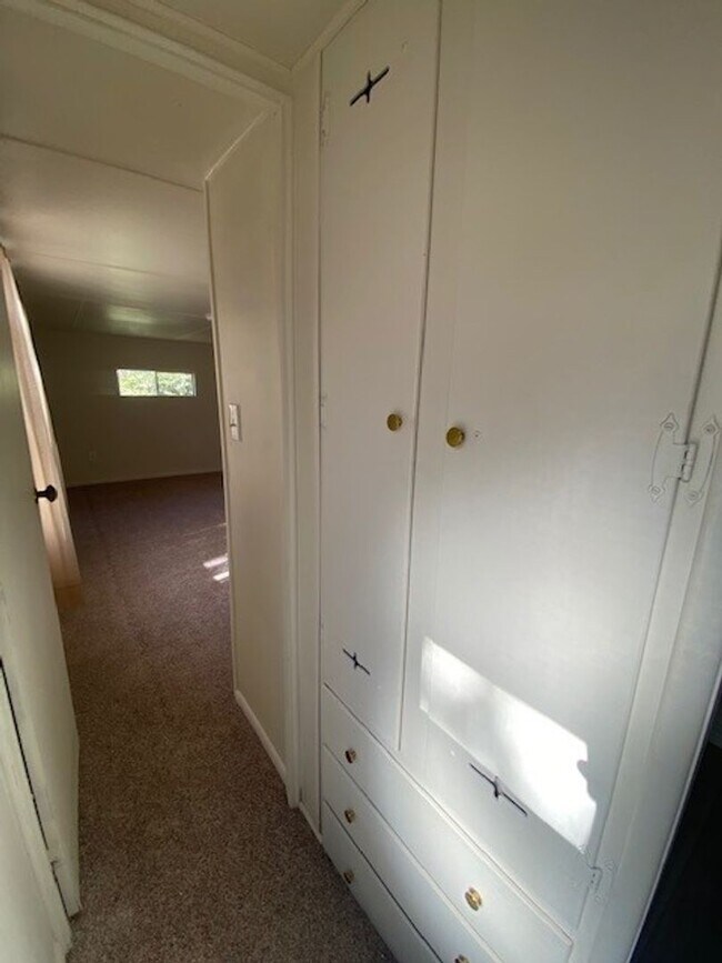 Building Photo - 2 BR Willow Beach with BOAT/RV Marina Membership available!