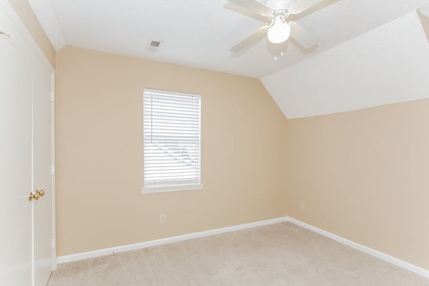 Building Photo - 8307 Houndstooth Dr