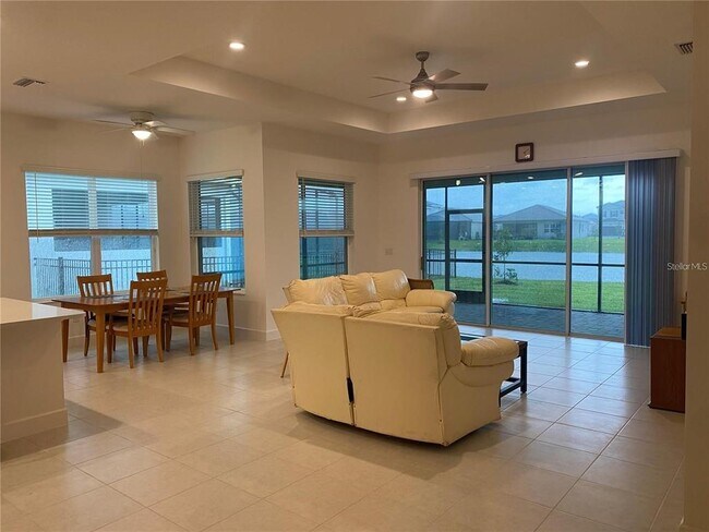 Building Photo - 32583 Tree of Life Ave