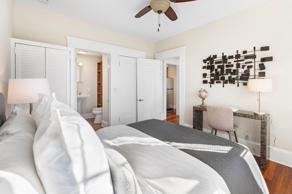 Building Photo - 520 Beacon St