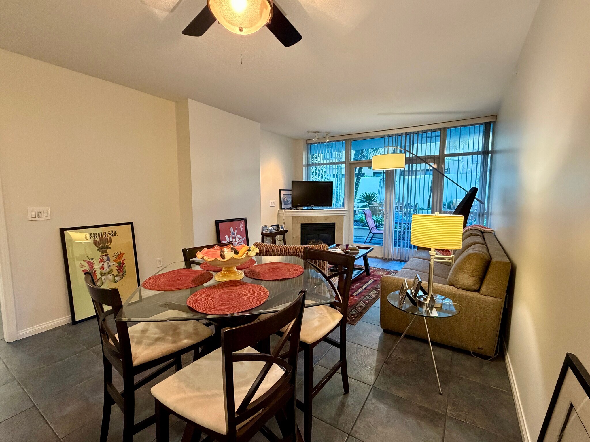 Building Photo - 850 Beech St