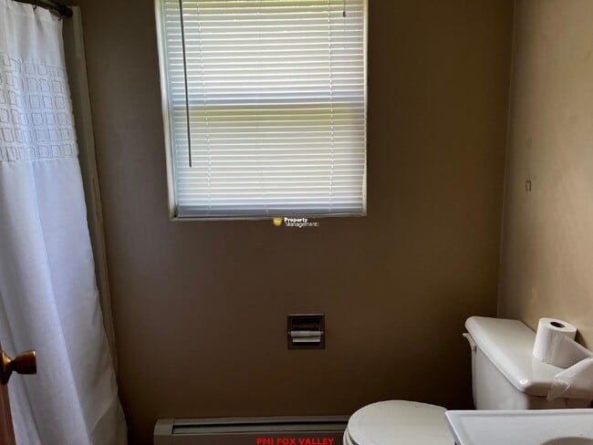 Building Photo - Lower level 1 bedroom $695/monthly