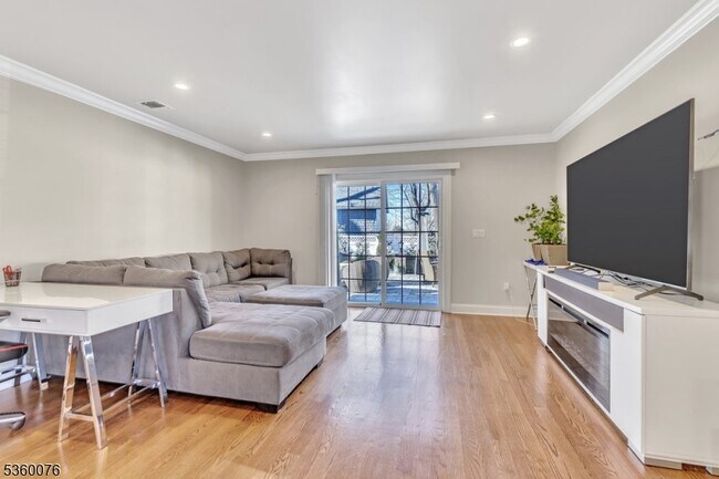 Building Photo - 46 Cortlandt St