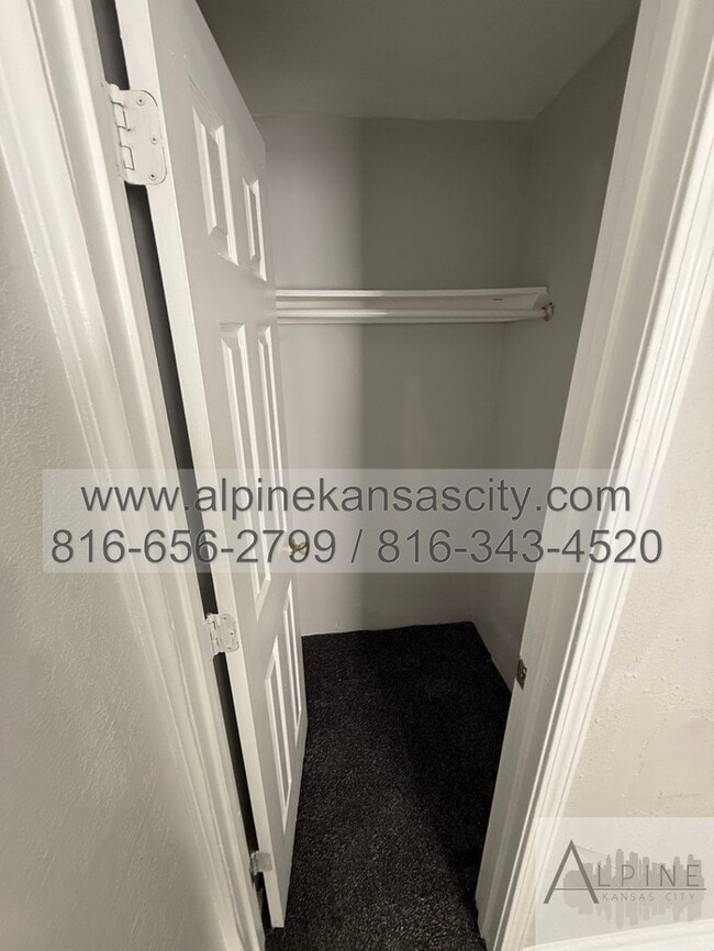 Building Photo - Small Affordable Home in Liberty