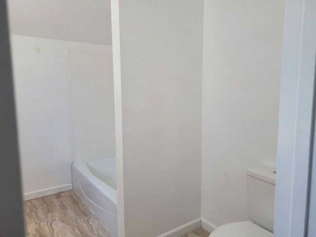 Building Photo - Fresh Air Country Living 4 Bedroom, 2.5 bath