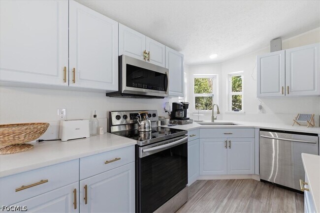 Building Photo - 851 Arapaho Trail