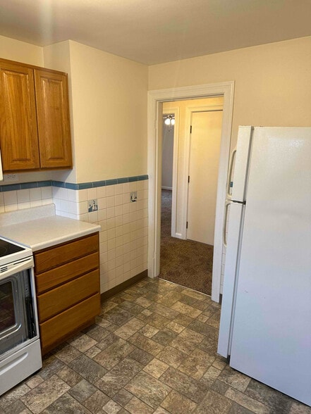 Building Photo - 4213 Applegate Ave