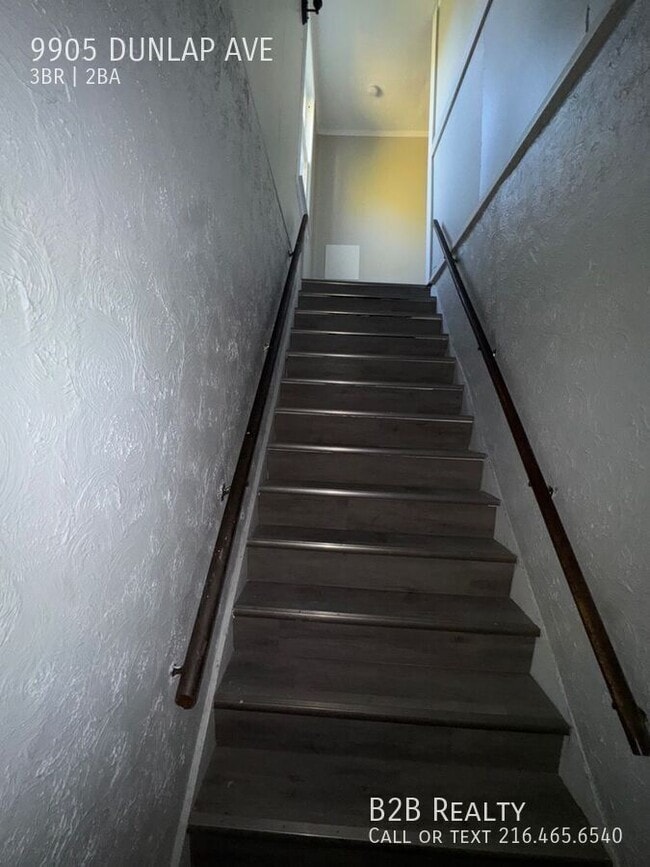 Building Photo - 9905 Dunlap Ave