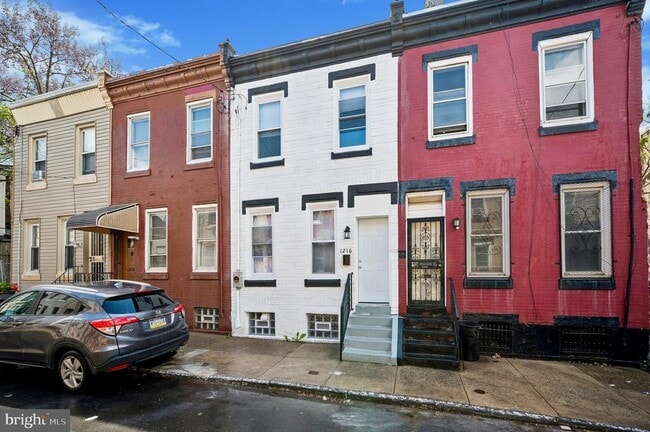 Building Photo - 1216 W Firth St