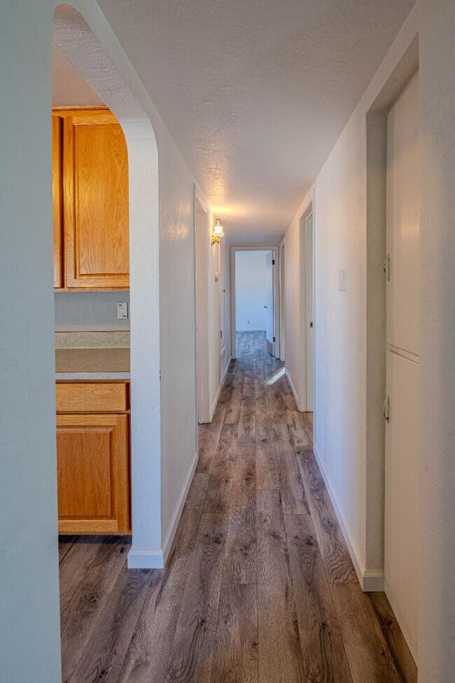 Building Photo - 1321 Delamar Ave NW