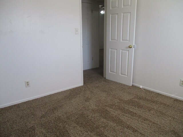 Building Photo - SW Visalia Home coming soon!!