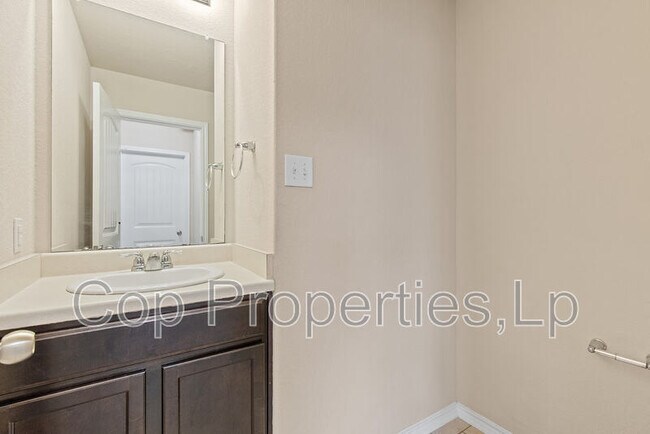 Building Photo - 12110 Kruth Pt