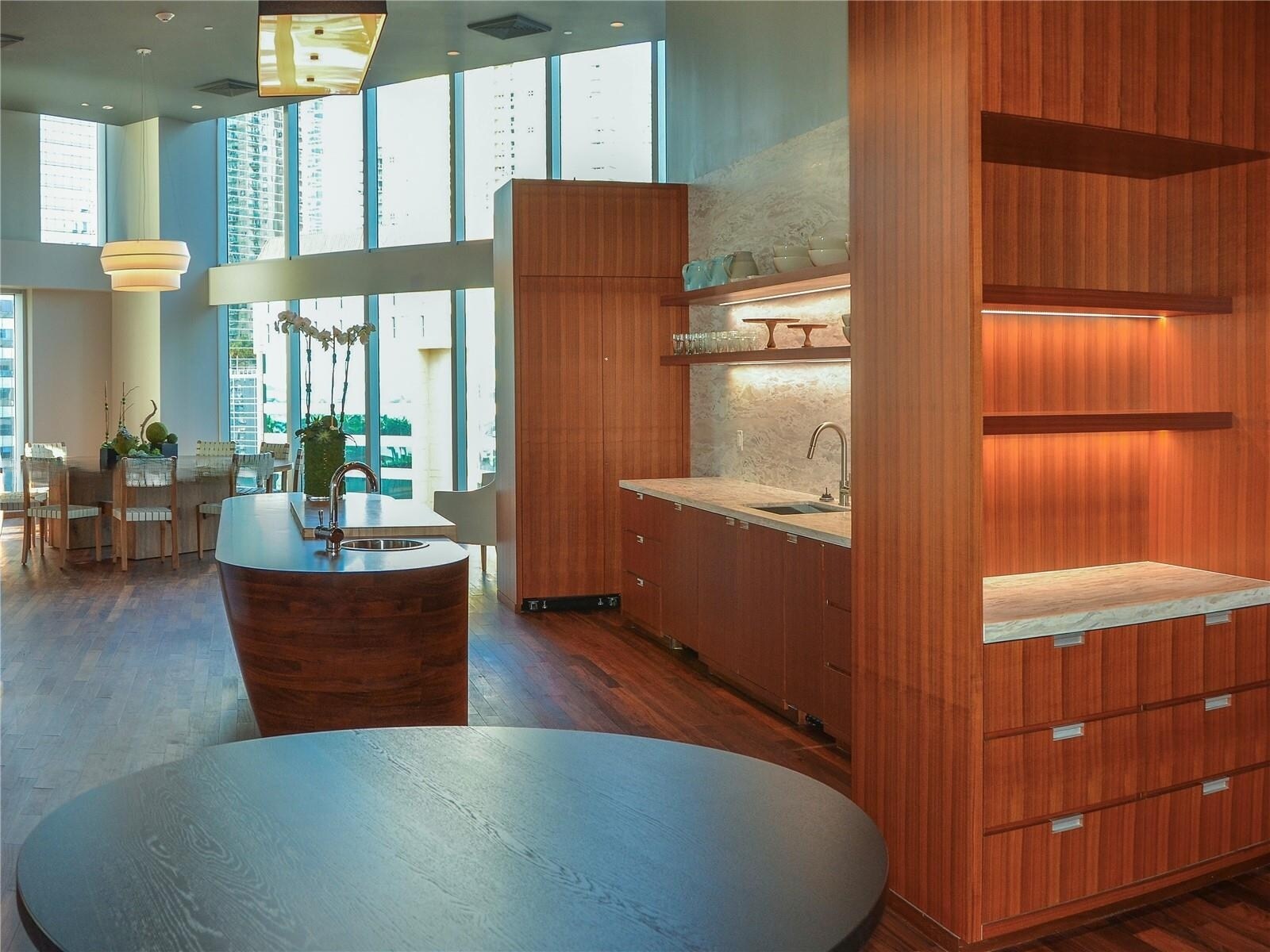 Building Photo - 1300 Brickell Bay Dr