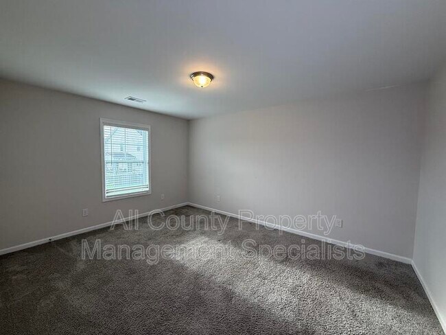 Building Photo - 636 Spanish Olive Wy
