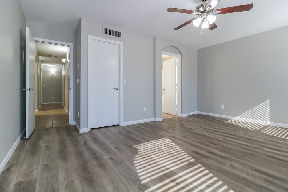 Building Photo - 12834 W Windsor Ave