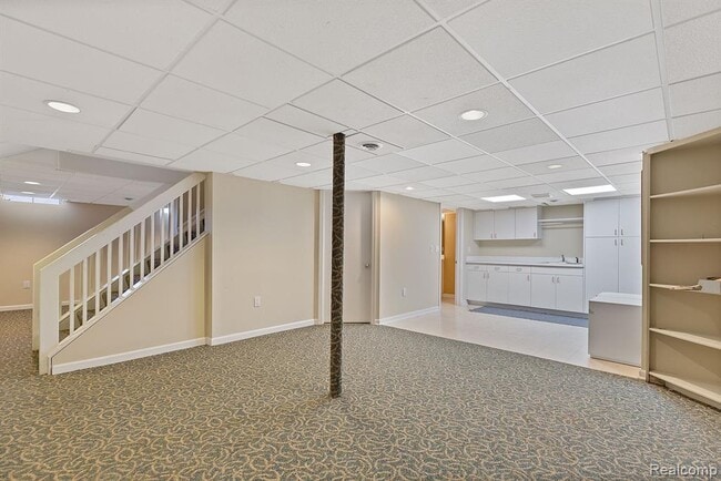 Building Photo - 37701 Fleetwood Dr