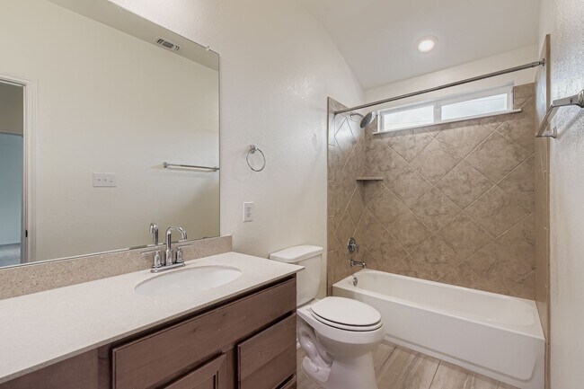 Building Photo - 716 Madalin Rue Ct