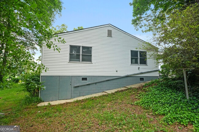 Building Photo - 3698 Fairlane Dr NW