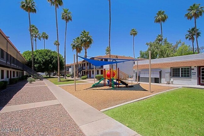 Building Photo - 1248 S Vineyard