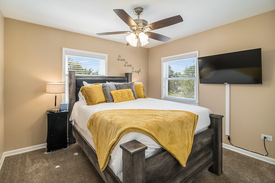 Building Photo - 356 W Morris Ave