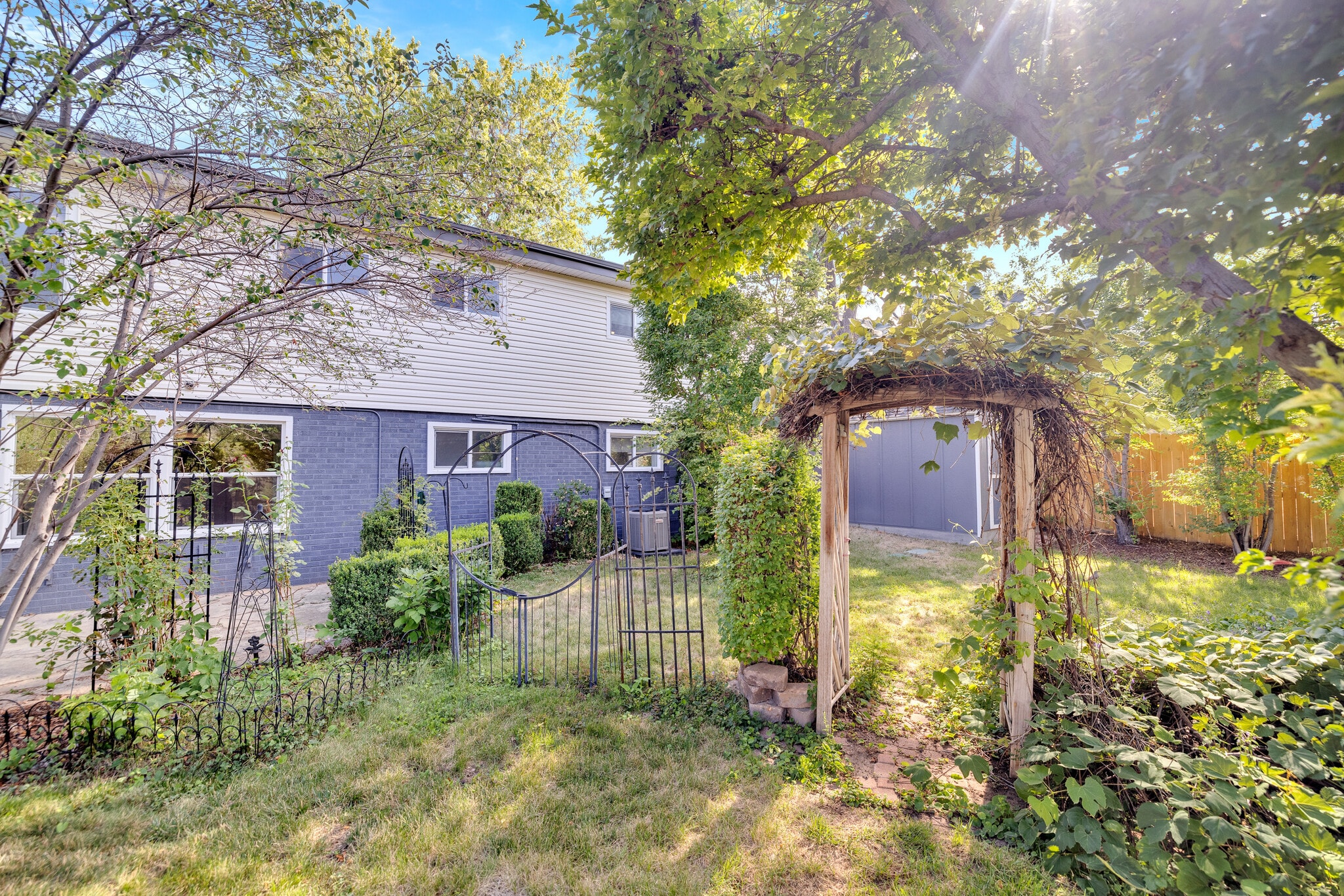 Building Photo - 10141 W 9th Dr