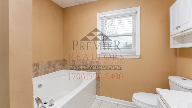 Building Photo - 7039 Stoneybrook Dr