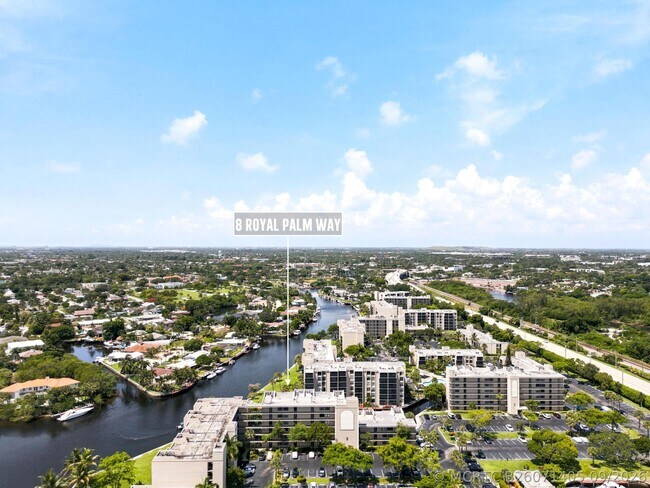 Building Photo - 8 Royal Palm Way