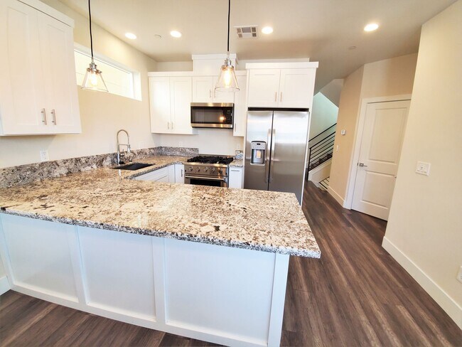Building Photo - Contemporary Greenhaven Home with Private Backyard & Smart Features