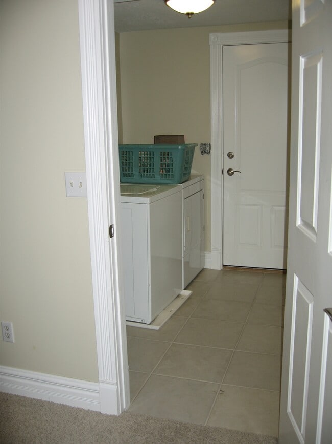 Building Photo - 1005 E 750 S