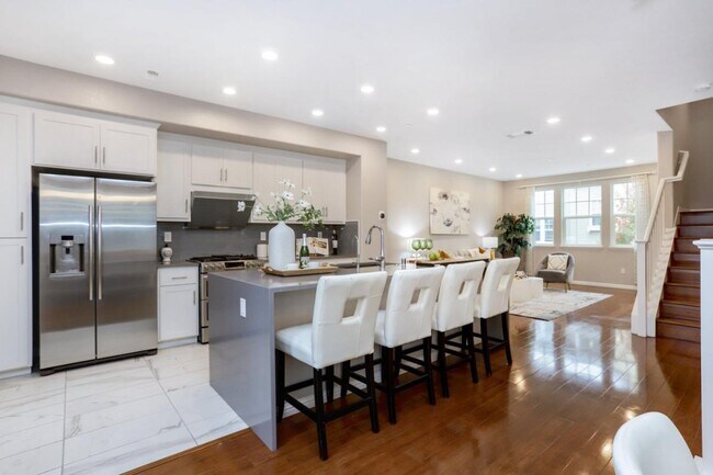 Building Photo - 141 Orbit Wy