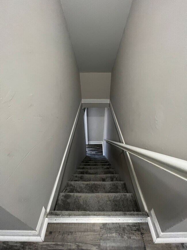 Building Photo - Adorable 3bdrm/1.5bth Cape-Cod  Located in Richmond's Southside!!  **NEWLY RENOVATED**