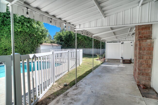 Building Photo - 18624 Kenya St